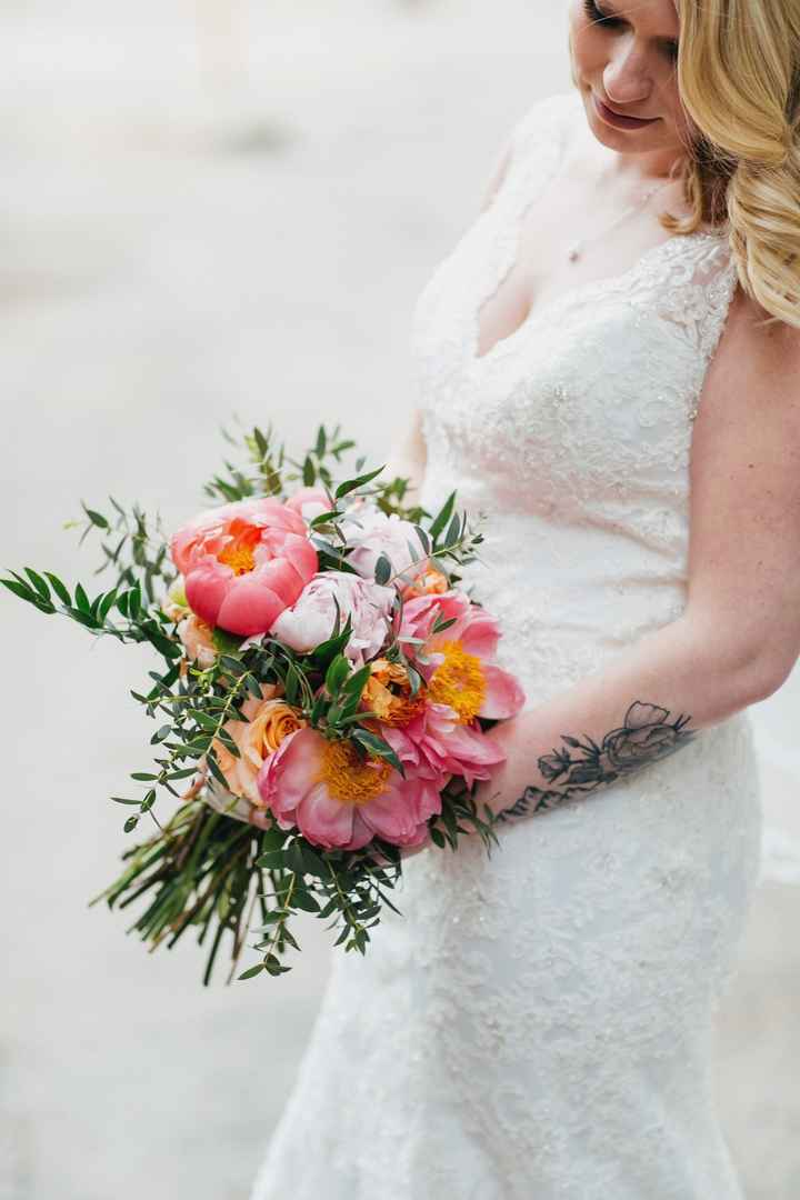Cascading vs. Round Bouquet. Why did you pick one or the other?