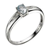 saw a saphire e-ring today and my heart melted :)