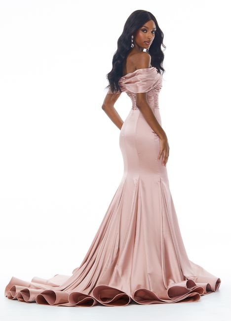 Help me decide which dress! 1