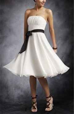 3/4 bridesmaids just ordered there dresses!