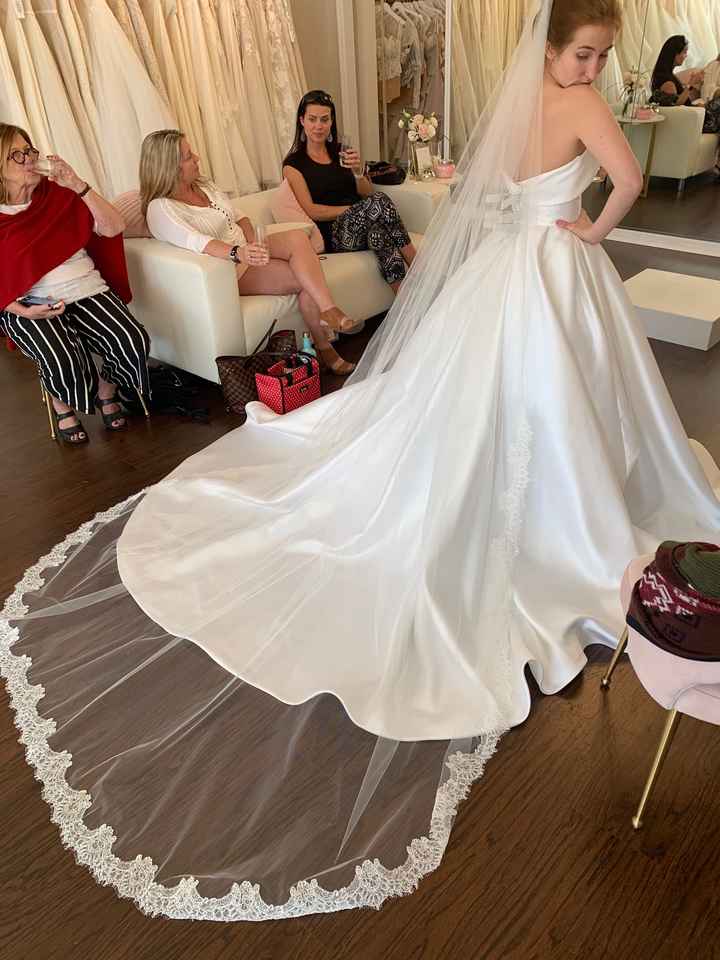 Short Brides! Let’s see your dress 🥰 - 3