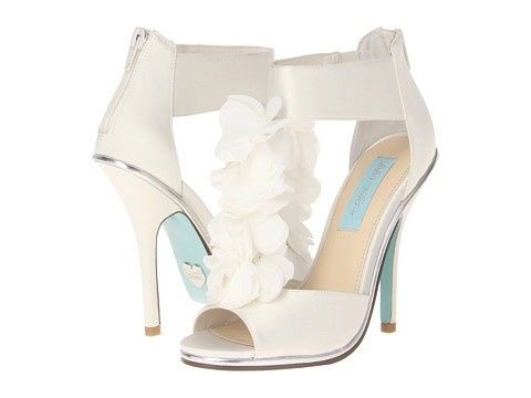 Show meeee your wedding heels!