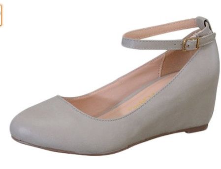 Anybody wearing mid sized heels??