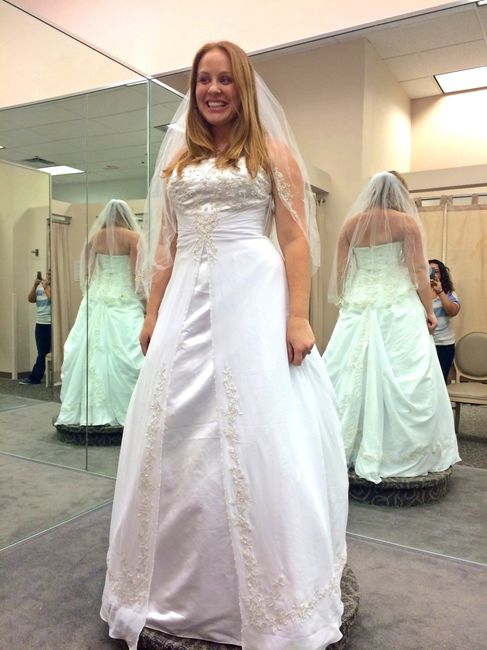 First dress fitting! And I'm an idiot!!! I was a ball of nerves