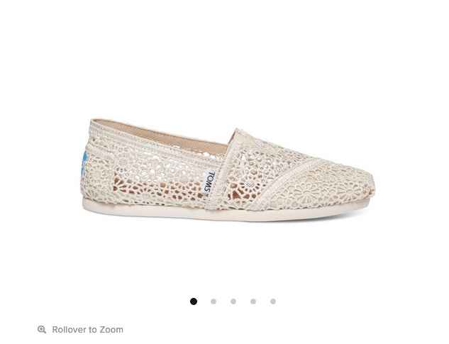 Looking for pretty flats to wear - 1