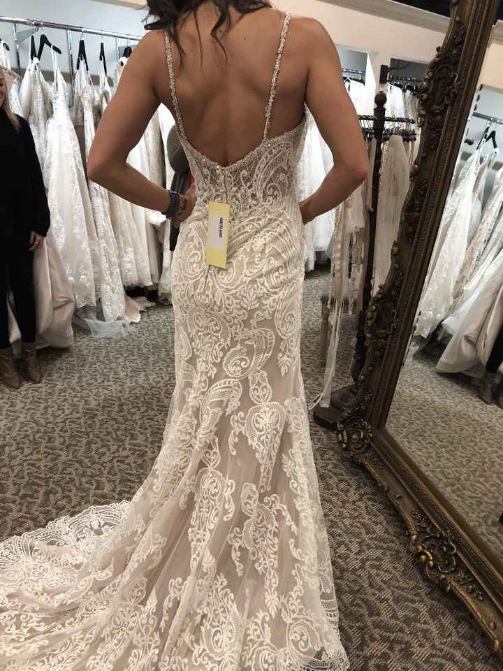Say yes to the sexy dress?! - 1