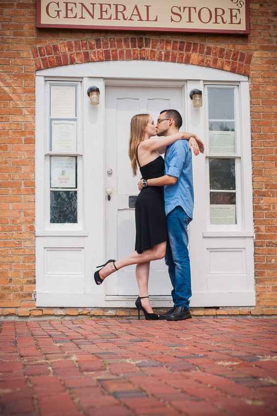 I finally got my ENGAGEMENT PHOTOS! :) (Pic heavy!!!)