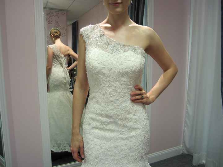 The girl said it's an Allure, but idk if it is. Please help me ID this dress? :)