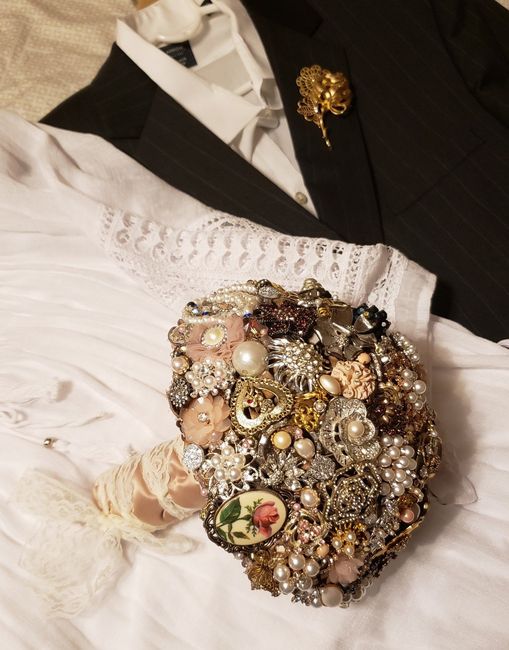 Brooch bouquet and boutonnière are done! (pic heavy) 1
