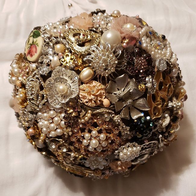 Brooch bouquet and boutonnière are done! (pic heavy) 2