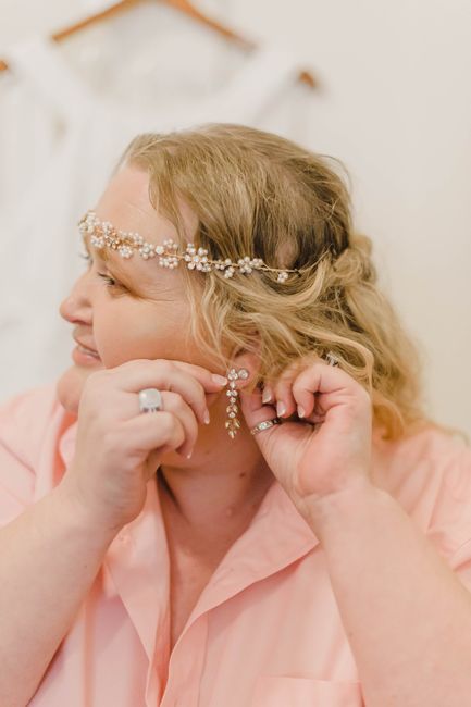 Are you a diamond or pearl jewelry bride? 8
