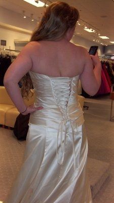 POST pics of your dress, your flowers, your man,  friend lighting cig of a tiki torch & your boobs!