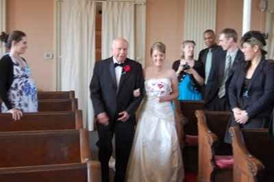 I'm back and I'm married (now the pictures work)