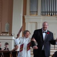 I'm back and I'm married (now the pictures work)