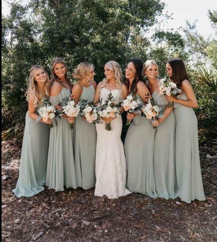 Show off those Bridesmaids dresses! 2