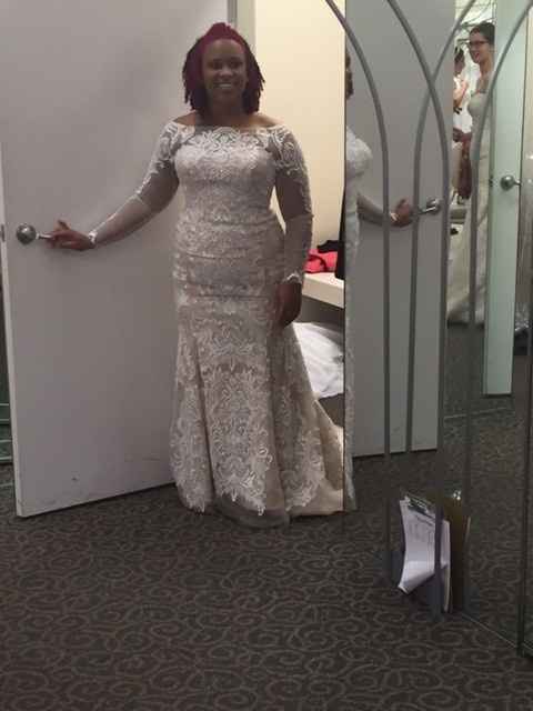 Ok, I can haz wedding now. I found a dress (pics)...