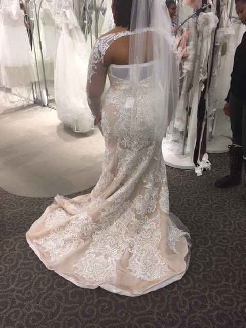 Ok, I can haz wedding now. I found a dress (pics)...