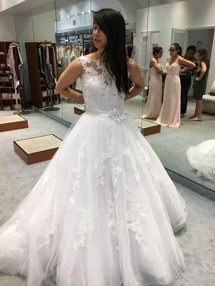 Ok ladies... Drop a pic of your BEAUTIFUL DRESSES