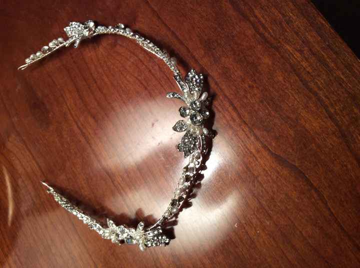 Hard metal headband vs Ribbon headband