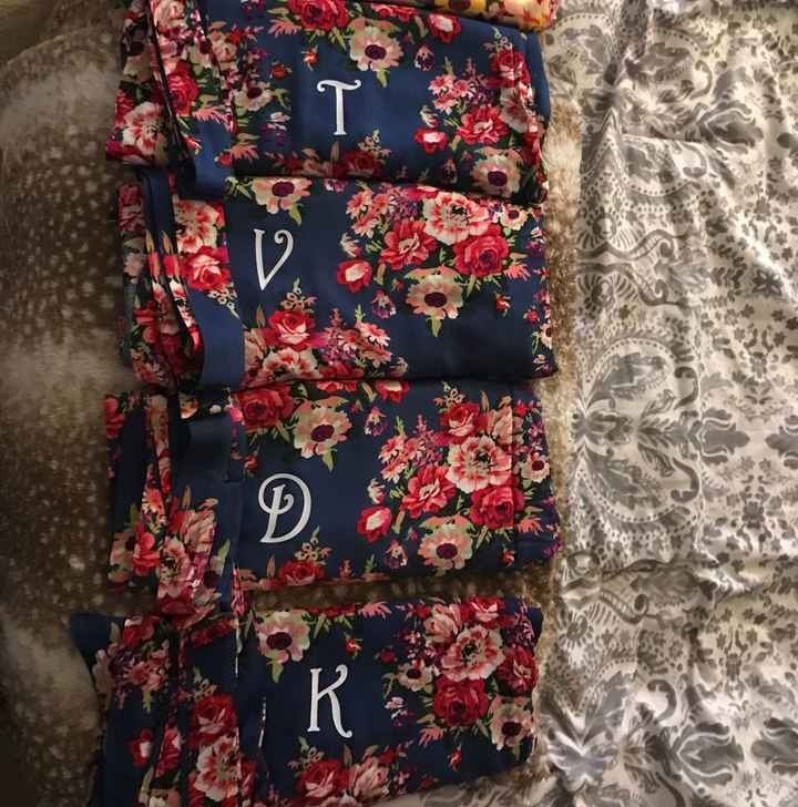 HELP looking for reasonably priced bridesmaid robes!!