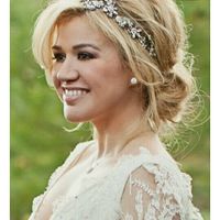 Calling all curly haired brides