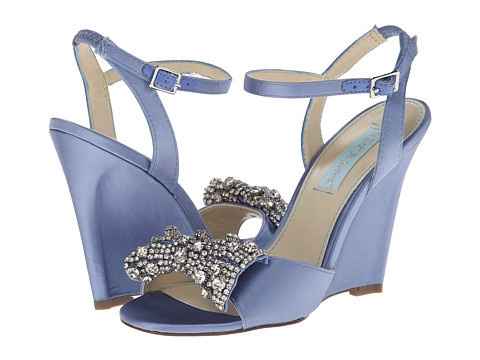 Show me your shoes ladies