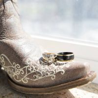 What color metal is your e-ring/wedding set?