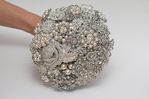 Brooch bouqet