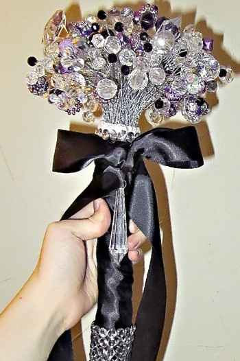 FINALLY. My DIY crystal/bead bouquet (Pictures!)