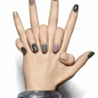 How are you doing your nails? - 1