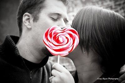 Are you using signs when you do your engagement shoot?