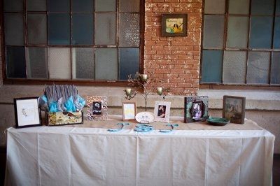 Professional Pictures of our wedding are in!! :D