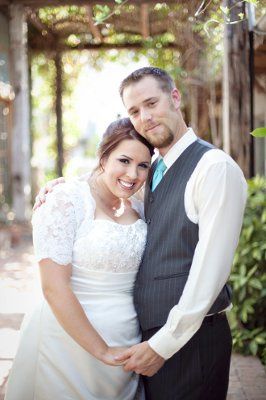 Professional Pictures of our wedding are in!! :D