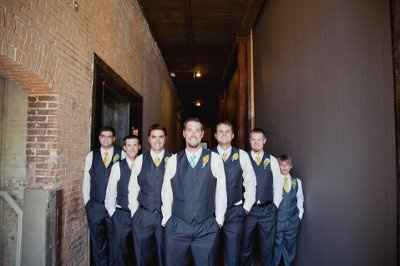 Professional Pictures of our wedding are in!! :D