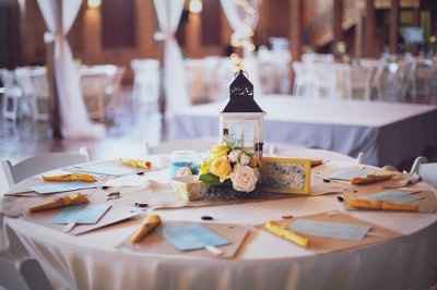 Professional Pictures of our wedding are in!! :D