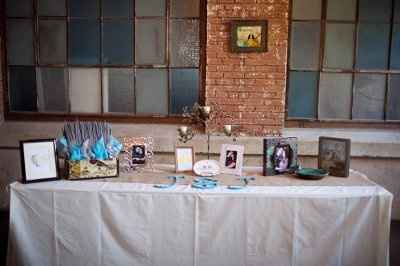 Professional Pictures of our wedding are in!! :D