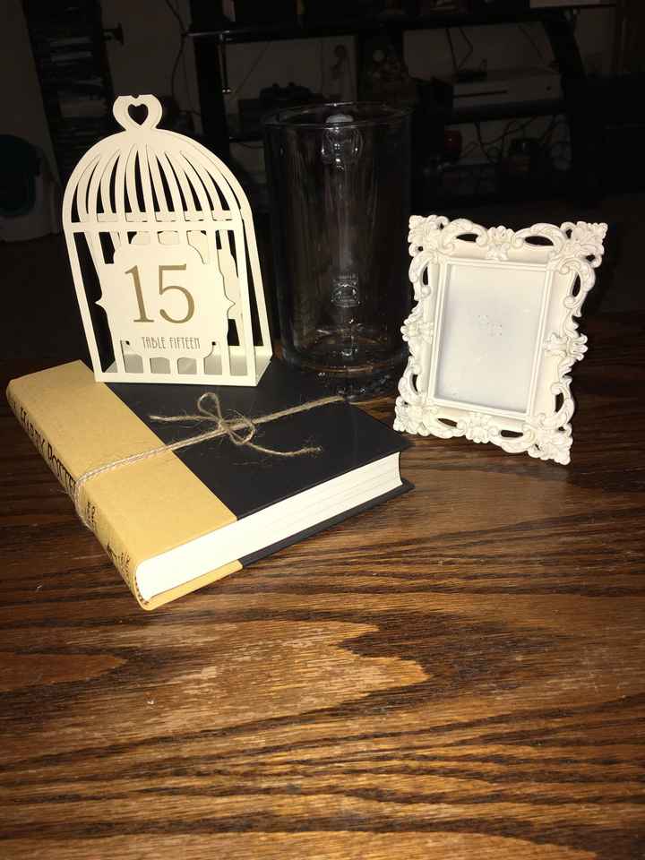Centerpiece, with book or without?