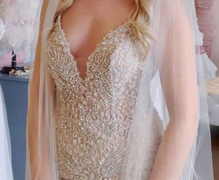 Which neckline looks better? - 1