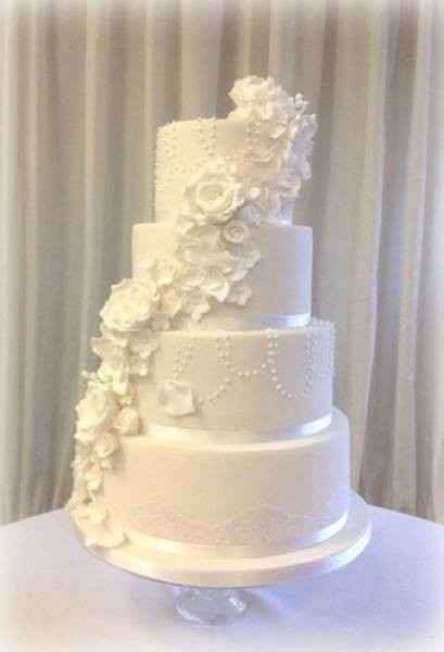 Fiancée wants ugly cake