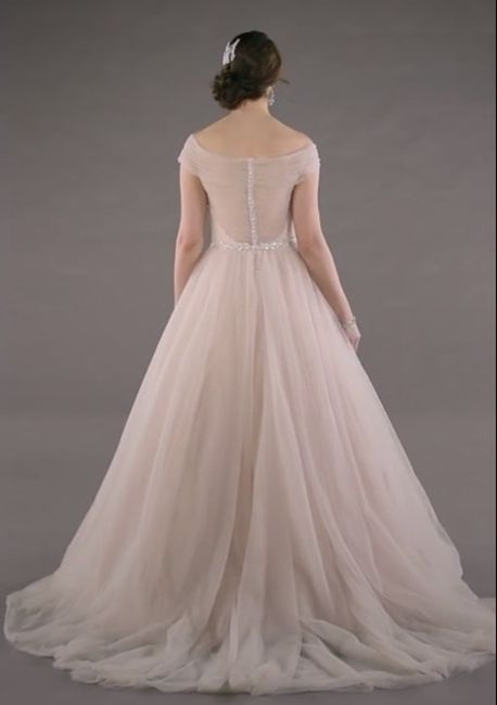 Who designed your dress?