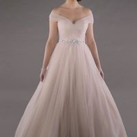 Who designed your dress?