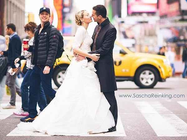 Wedding Photobomb to laugh about