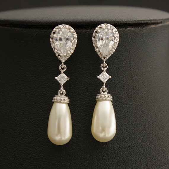 Brides show me your wedding jewerly!