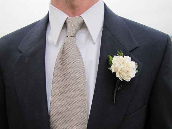 Boutonniere/corsage alternatives?