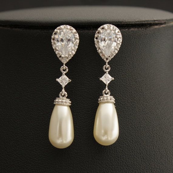 Brides show me your wedding jewerly!