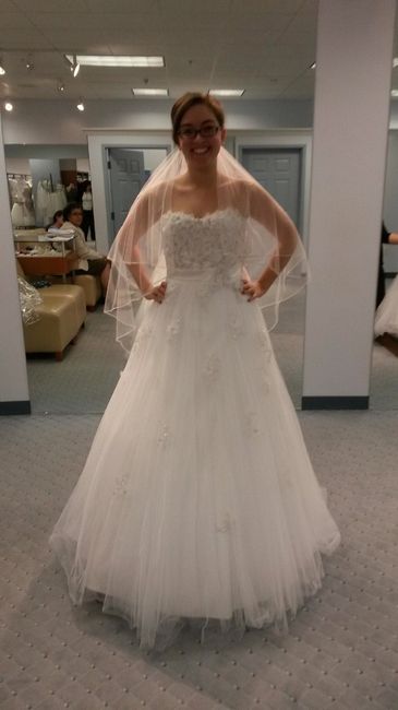 Can I get some venue / dress porn?