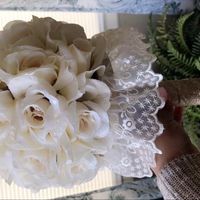 Real or fake flowers for wedding party?