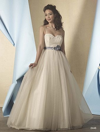 Show me the dresses!!!
