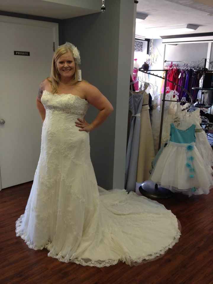 here it is....my dress!!! *PICS*