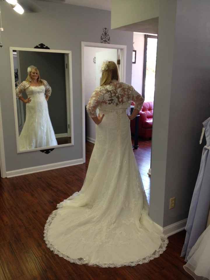 here it is....my dress!!! *PICS*